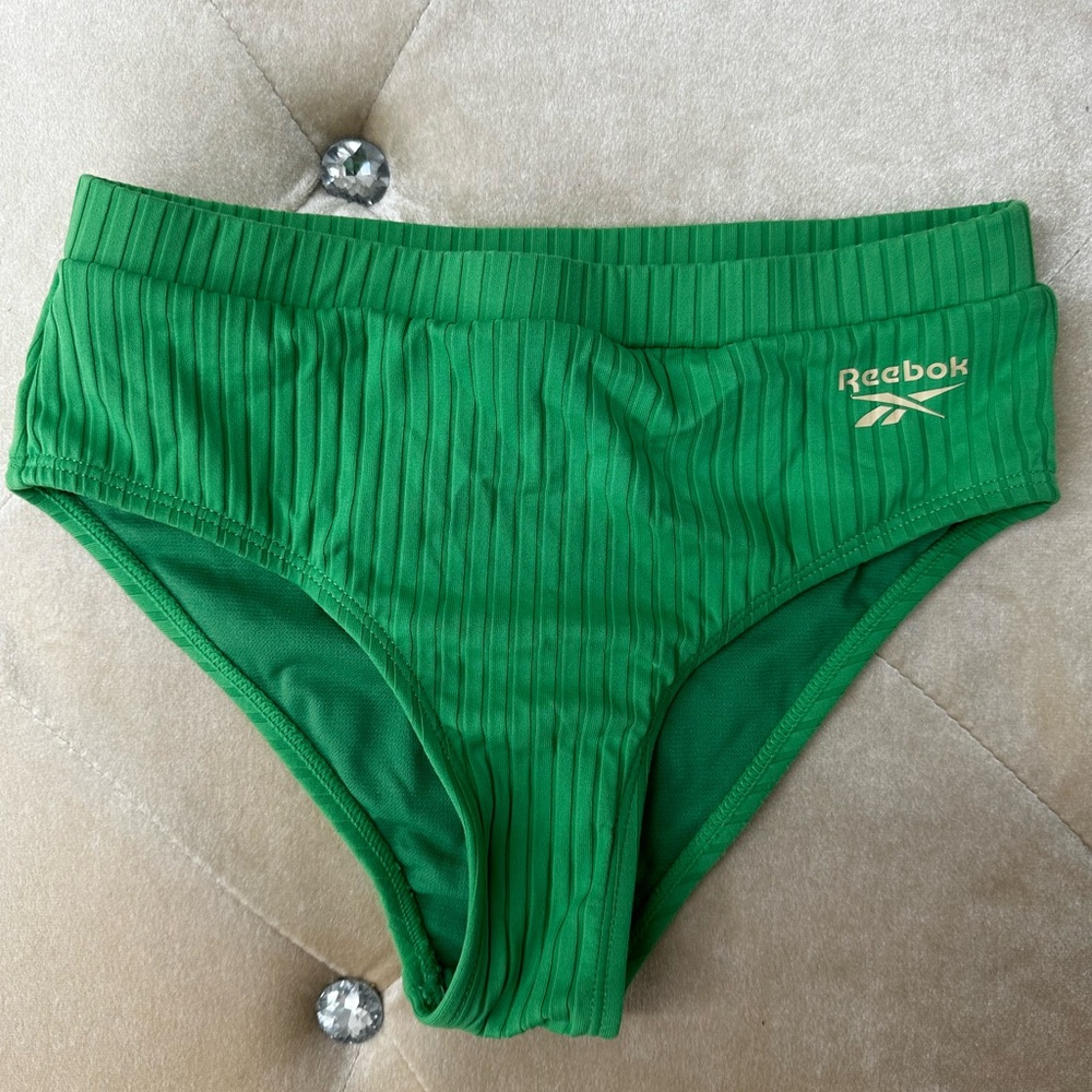 Reebok Kids Green Rashguard Set - Picture 5 of 5